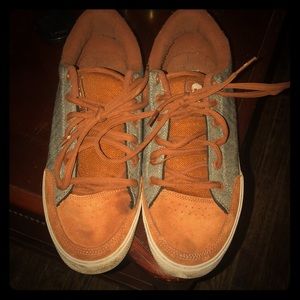 Men’s size 12 skate shoes